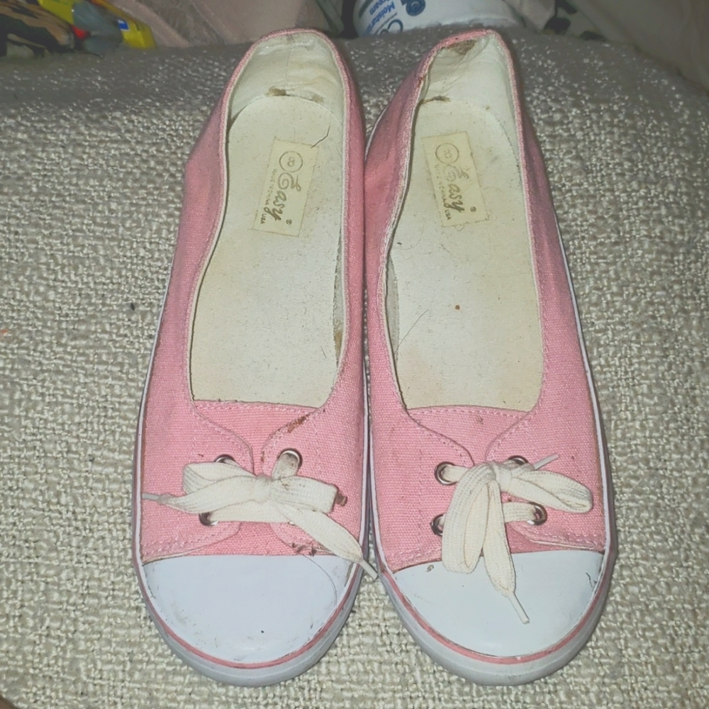90s Retro style pink flat "sneakers"